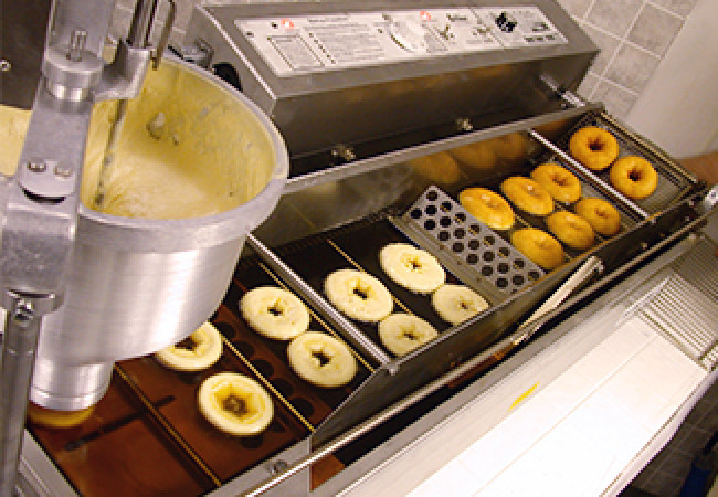 ov_donut-robot_mark-5-cake