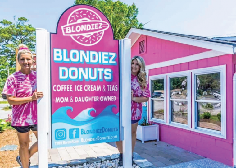 Blondiez-01