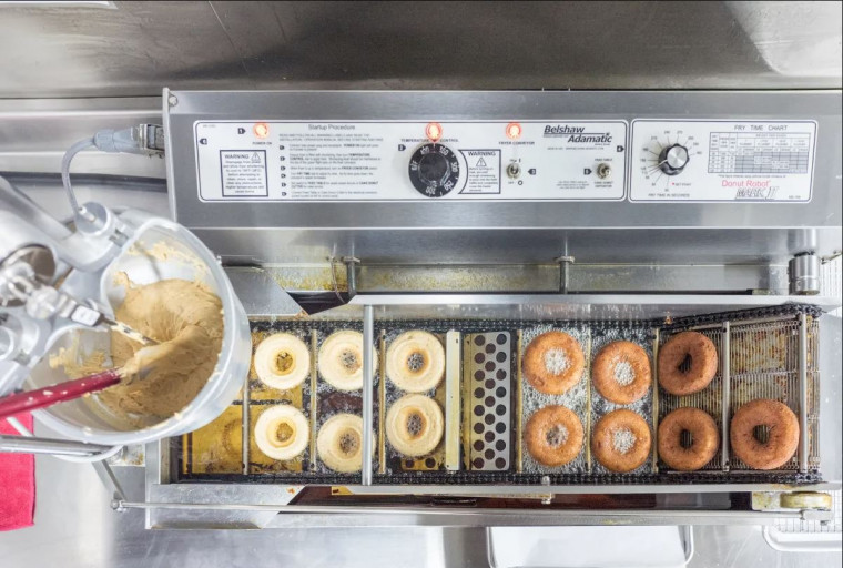 Belshaw Donut Robot Automatic Fryer.JPG